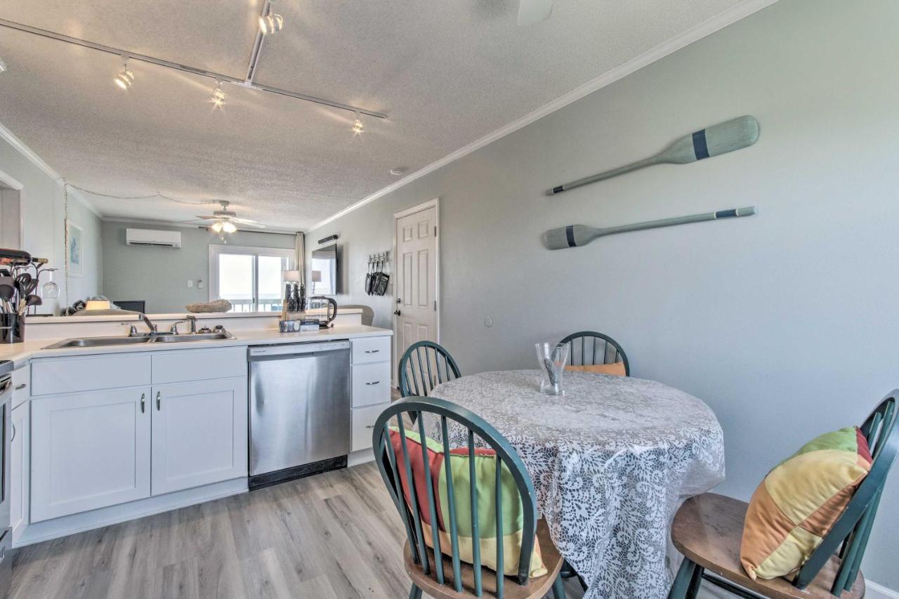 Convenient Retreat With Balcony And Ocean Views! Apartman North Topsail Beach Kültér fotó